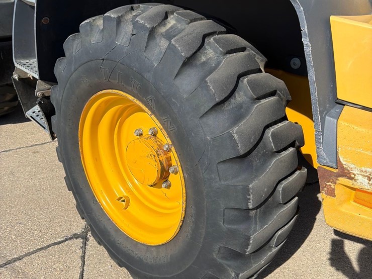 deere-344l-image-14