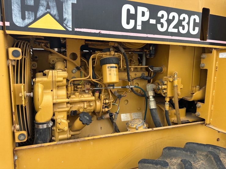 caterpillar-cp-323c-image-6