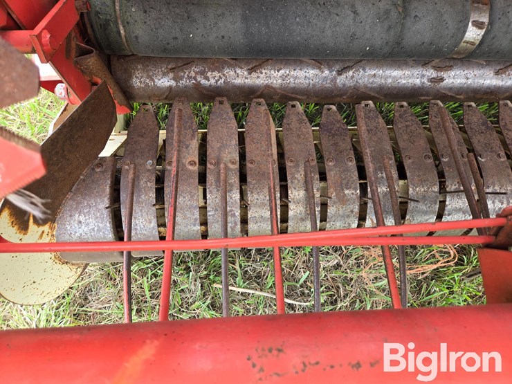 hesston-5800-image-12