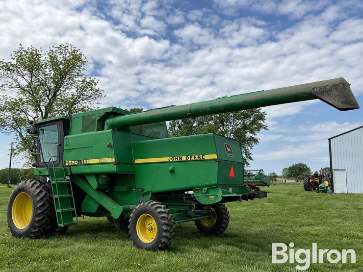 1988-john-deere-8820-titan-ii-image-7