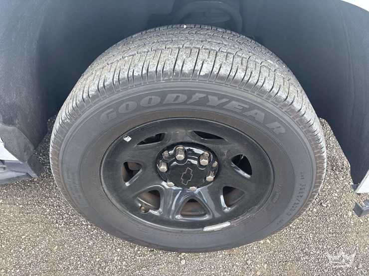2019-chevrolet-tahoe-image-23