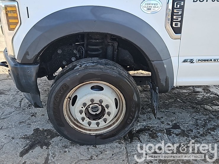 ford-f350-xl-image-11