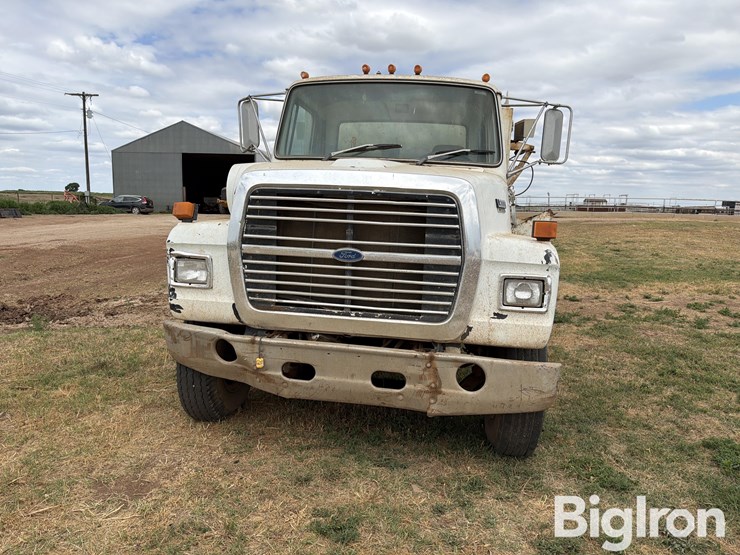 1992-ford-8000-image-2