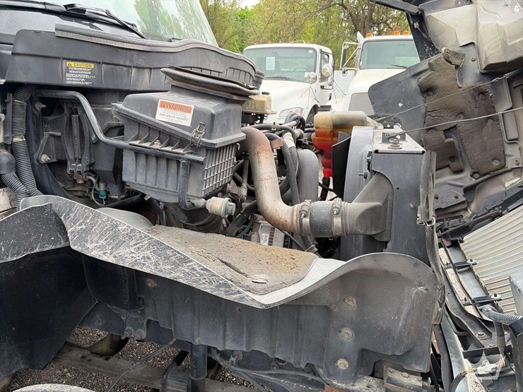 2011-international-durastar-4300-image-16