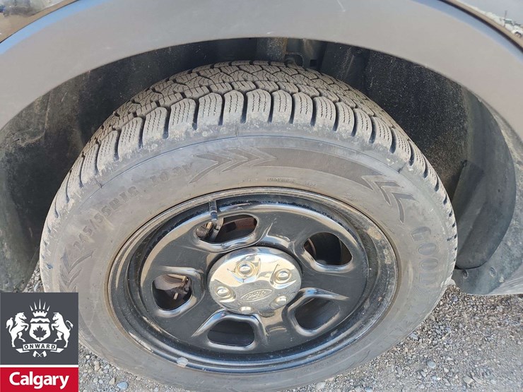 2019-ford-explorer-image-9