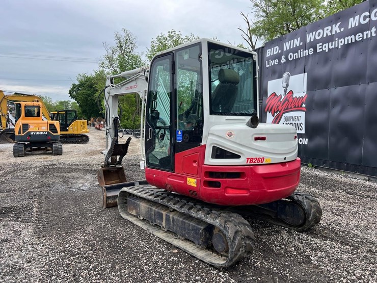 2018-takeuchi-tb260-image-4