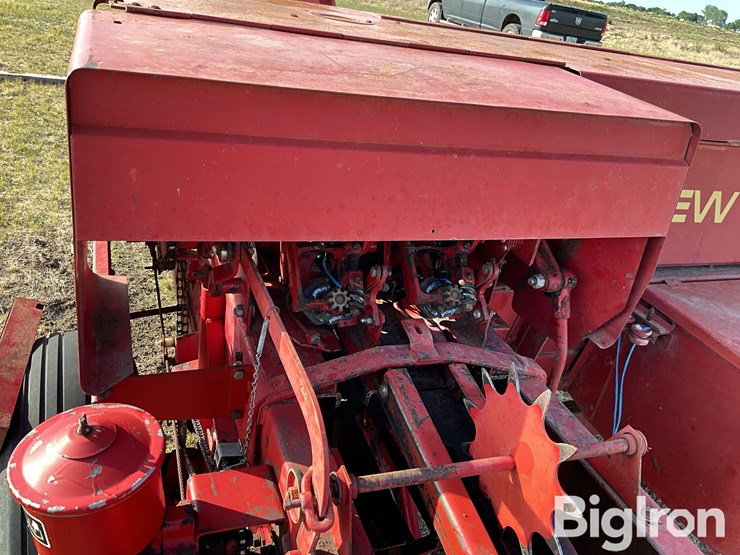 new-holland-315-image-19