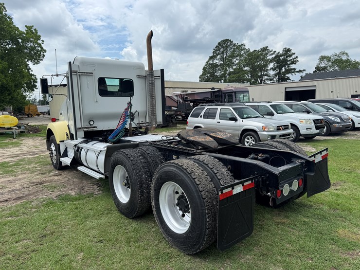 2012-kenworth-t800-image-4