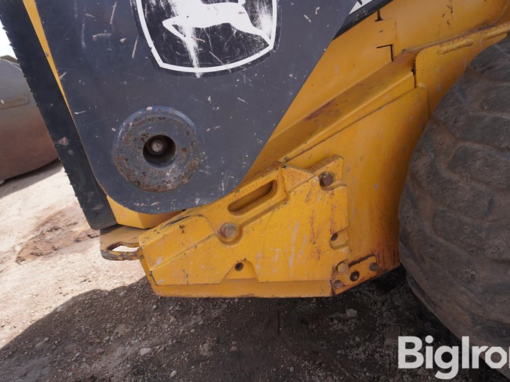 deere-332d-image-19