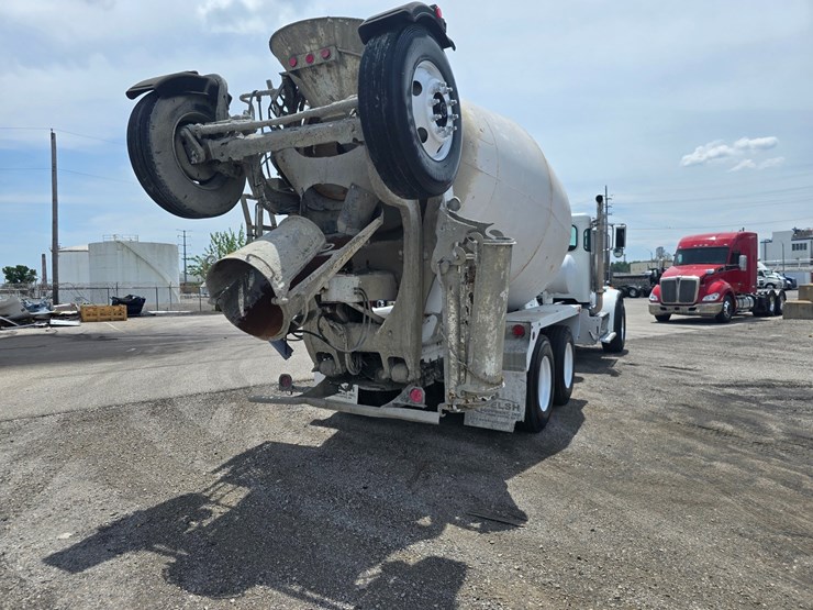 2014-peterbilt-365-image-24