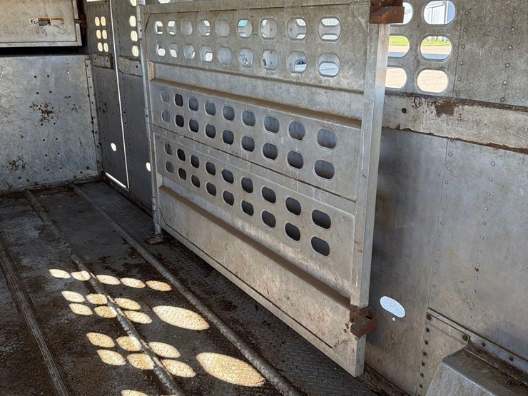 1992-wilson-livestock-trailer-image-26
