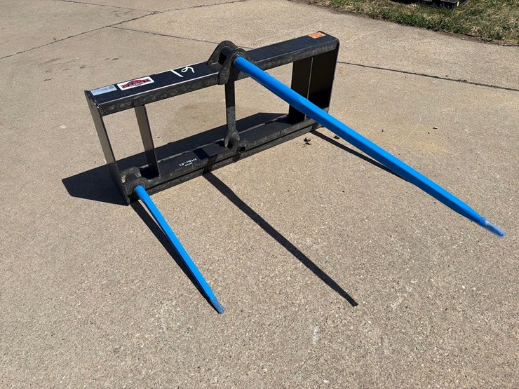 heavy-duty-stout-skidloader-3-prong-bale-spear-image-7