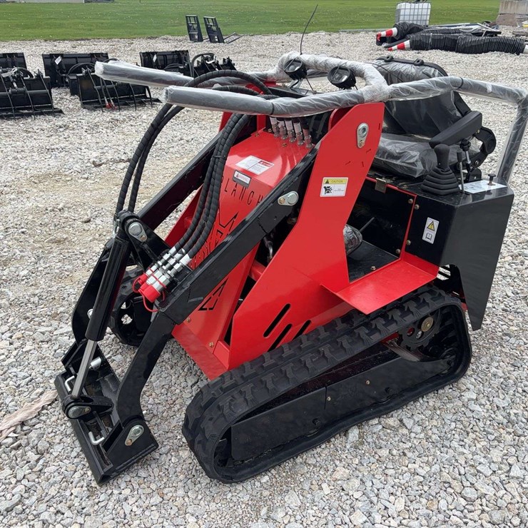 2026 SDLANCH SSL580 Tracked Mini Skid Steer, S/N 2512303693