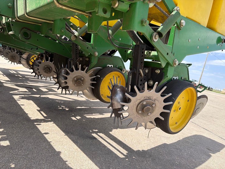 john-deere-7200-image-18