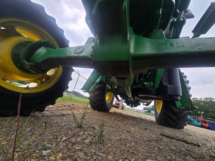 john-deere-6105d-image-89