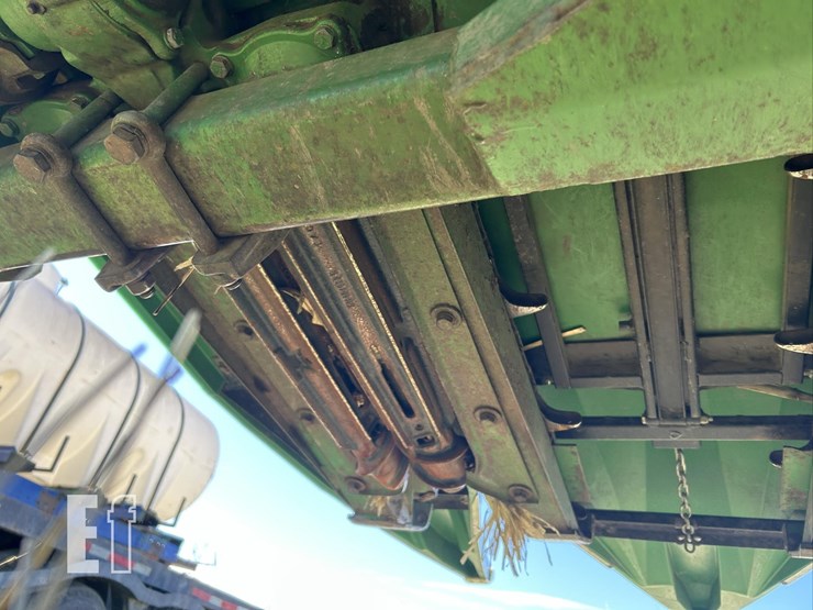 1982-john-deere-843-image-9