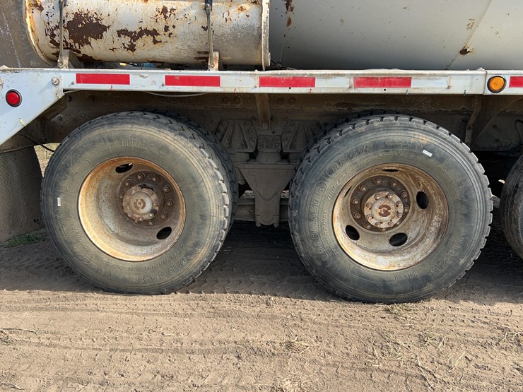 1996-ford-lt9000-image-55