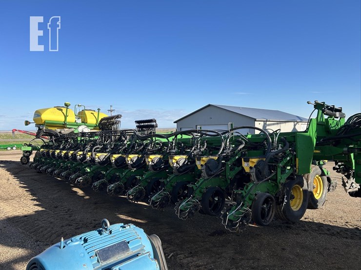 2023-john-deere-db90-image-3