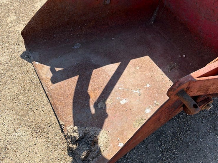 ford-26”-3pt-bucket-image-4