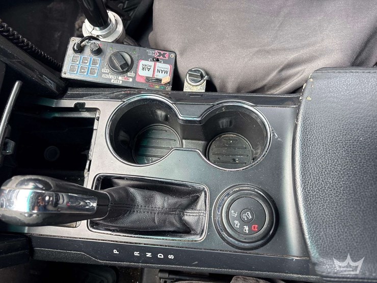 2016-ford-explorer-image-16