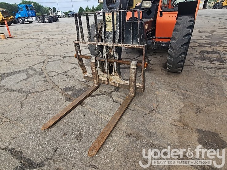 2016-jlg-g6-42a-image-14