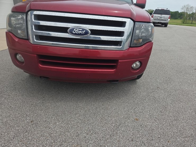 2013-ford-expedition-limited-suv-image-4