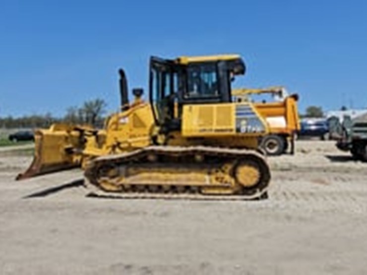2017-komatsu-d61px-24-image-5