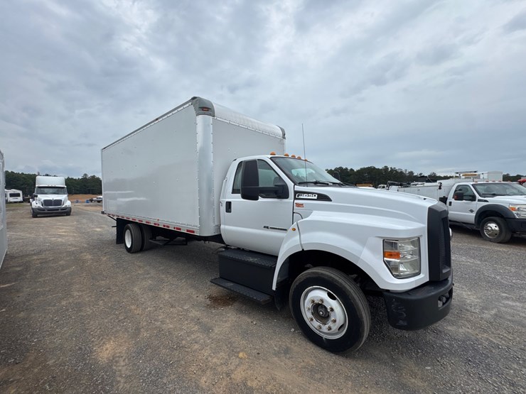 2016-ford-f650-image-5