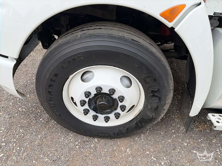 2011-kenworth-t300-image-19