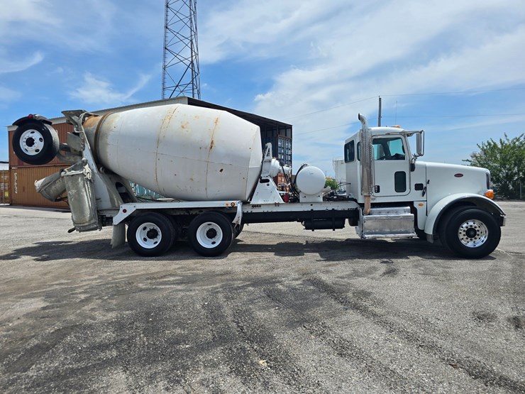 2014-peterbilt-365-image-34