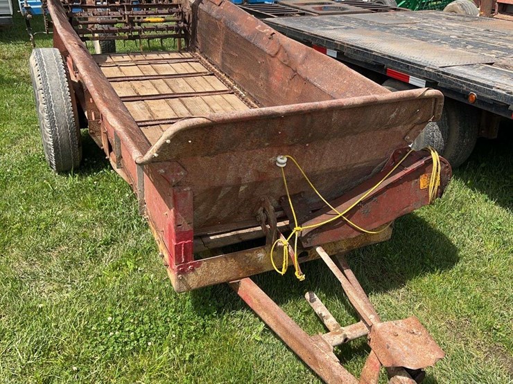 new-holland-331-image-1