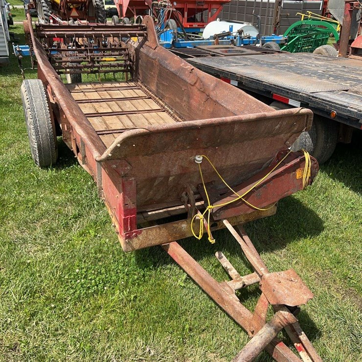 NEW HOLLAND 331