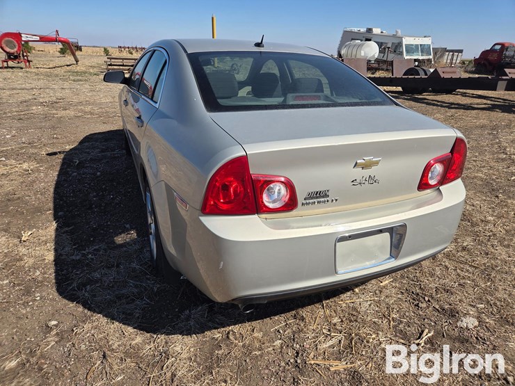 2010-chevrolet-malibu-car-image-7