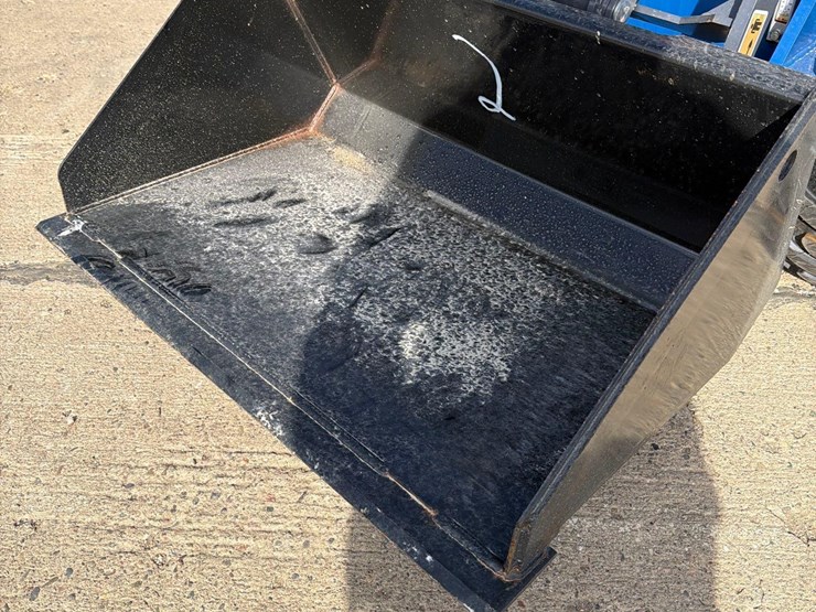 2025-agt-mx-mrw14-stand-behind-skidloader-image-18