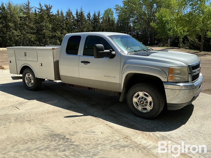 2011-chevrolet-2500-image-3
