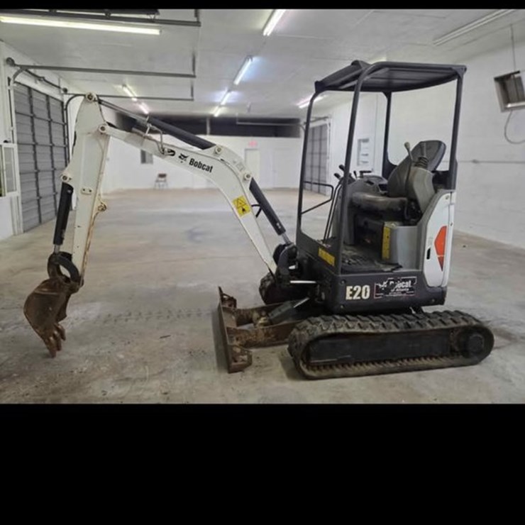 2016 BOBCAT E20