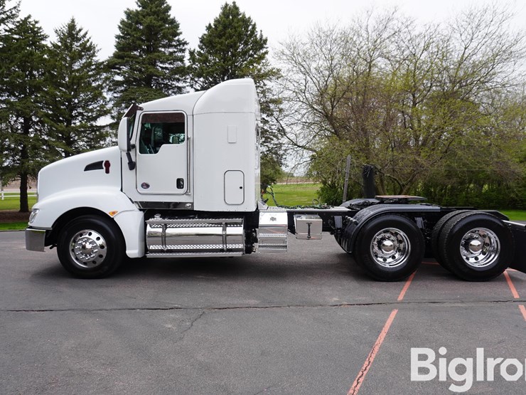 2015-kenworth-t660-image-8