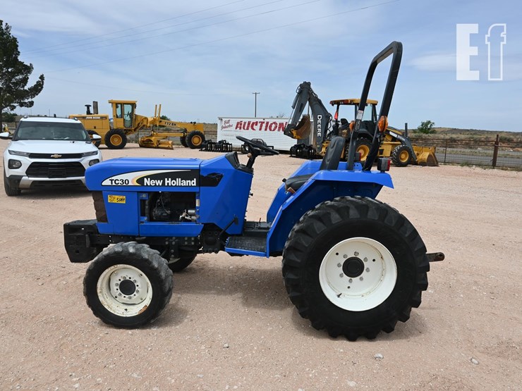new-holland-tc30-image-1