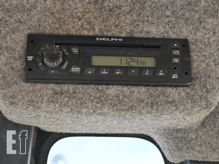 2011-deere-310sj-image-3