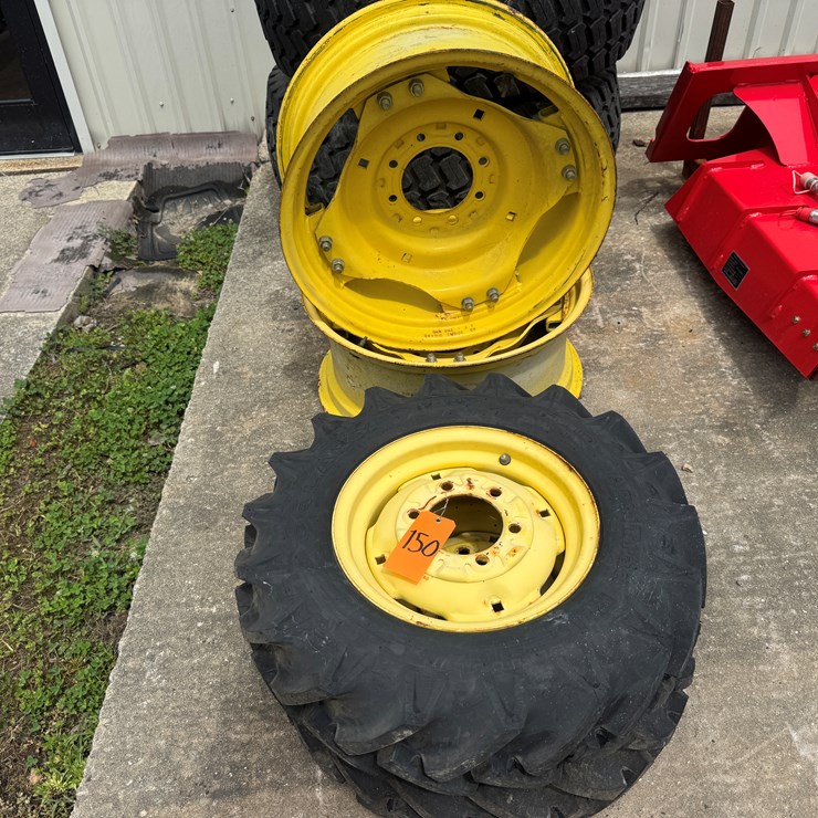 JOHN DEERE 8