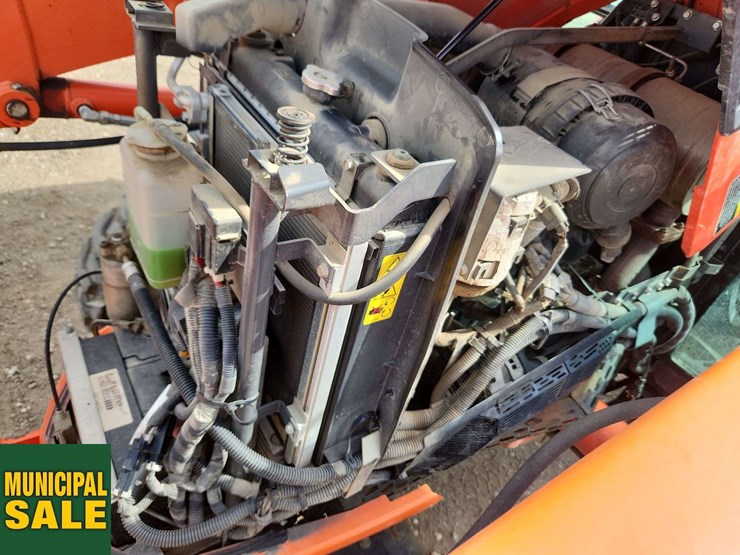 2015-kubota-l4760-image-11
