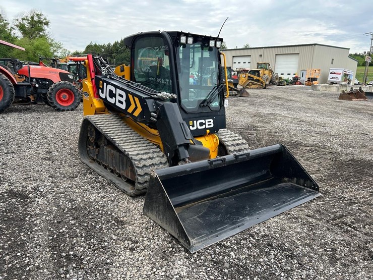 2023-jcb-3ts-8t-image-6