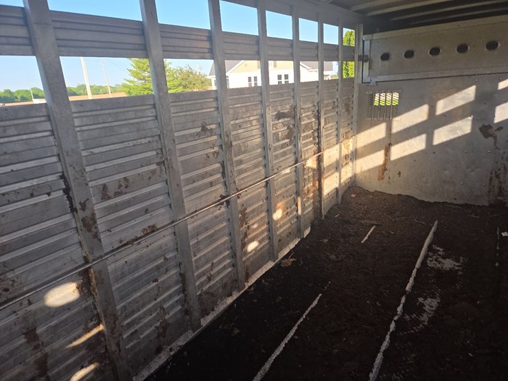 2002-eby-ruffneck-8'x24'-aluminum-livestock-trailer-image-37