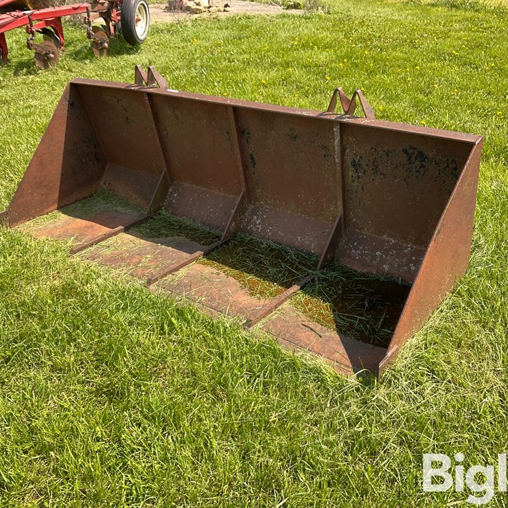 8' Loader Bucket