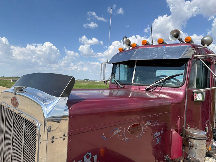 1981-peterbilt-359-image-20