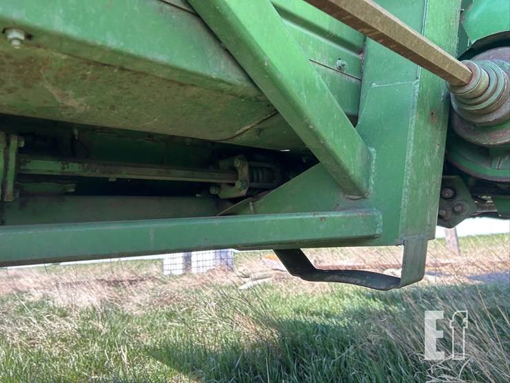 1982-john-deere-843-image-7