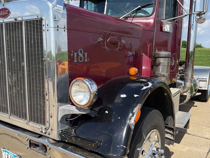 1981-peterbilt-359-image-17