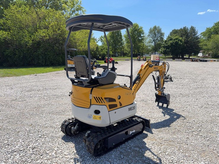 2026-me20-mini-excavator-image-5