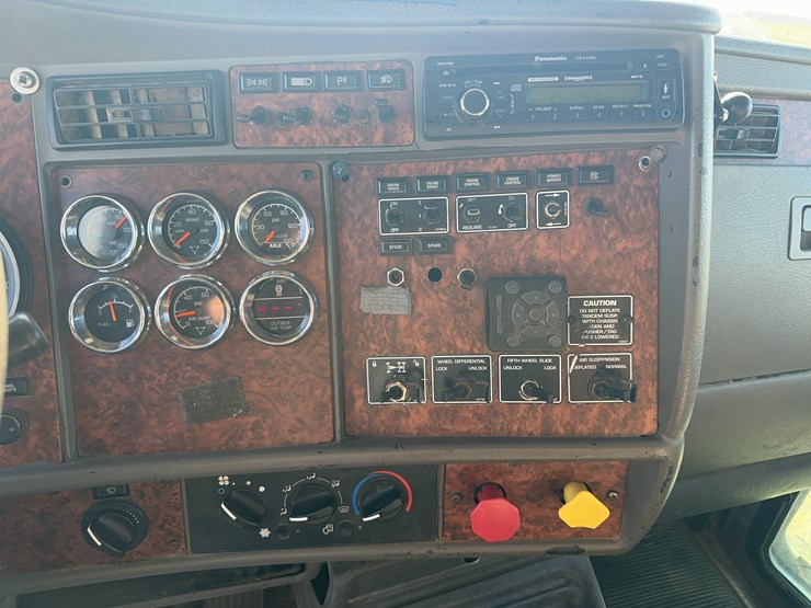 2006-kenworth-t800-sleeper-image-12
