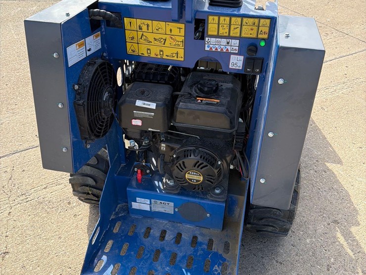 2025-agt-mx-mrw14-stand-behind-skidloader-image-10